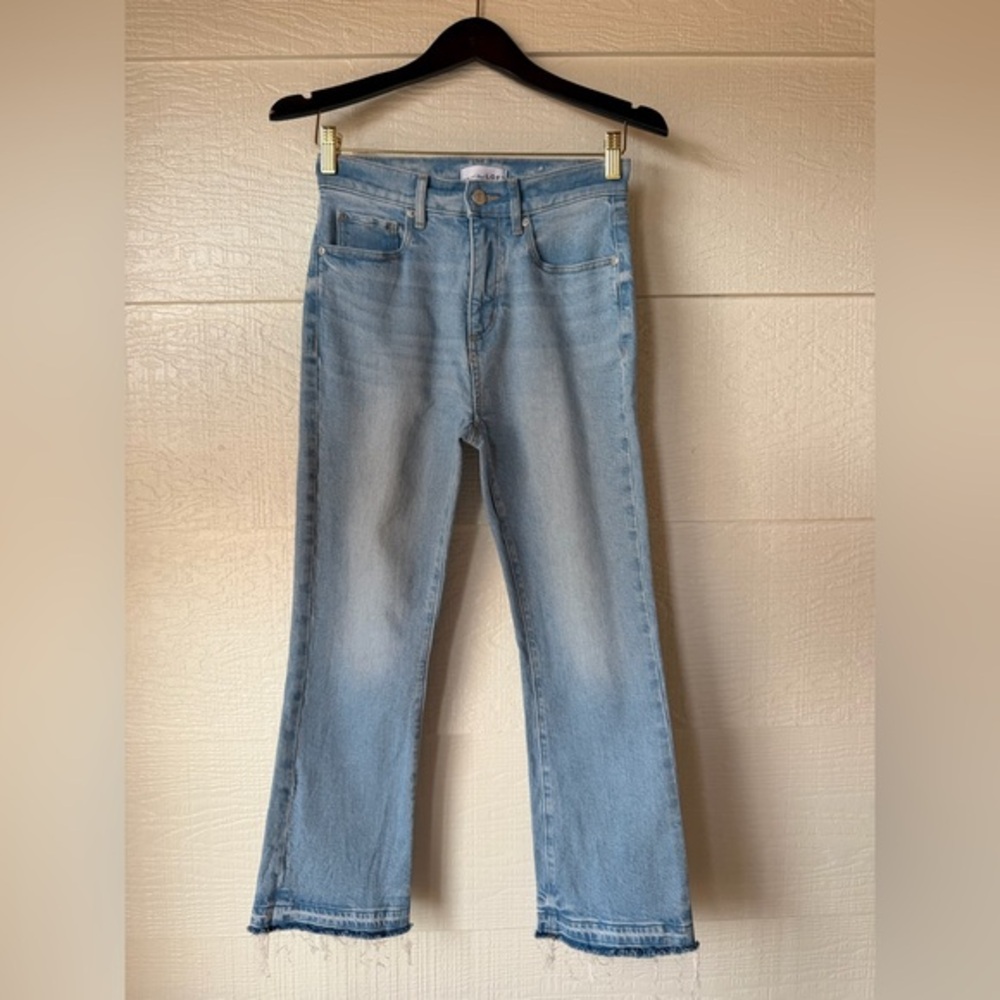 LOFT Kick Crop Jeans Light Wash Raw Hem Size 0 26” Inseam